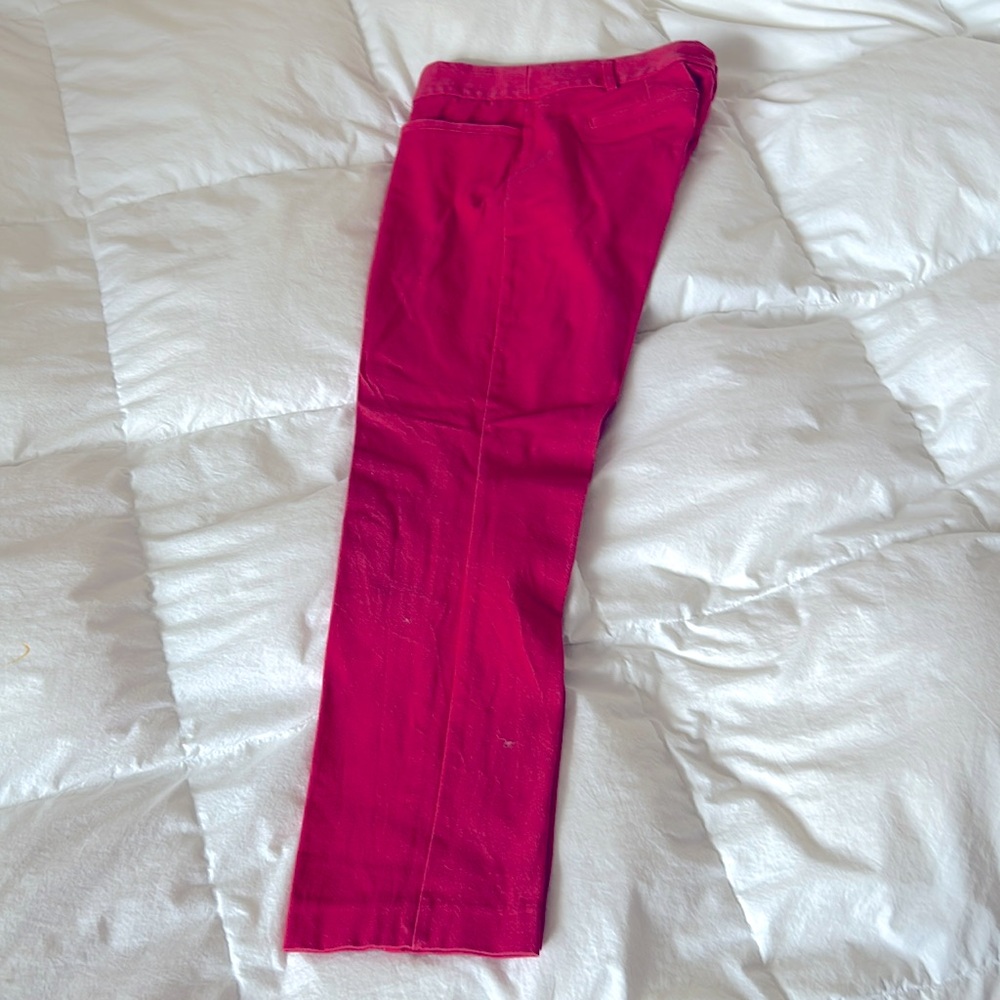 Candies. Size 9. RED Capri Pants very on trend this Spring/Summer! STRETCHY